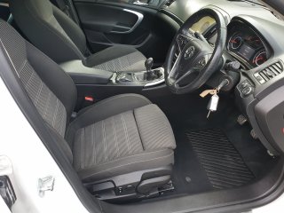 /photos/8216/4ce858ba-42ab-d5e0-2c25-8a5a86bdc156_i320x240.jpg