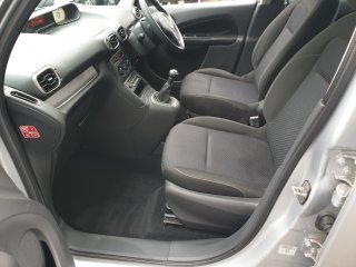 /photos/8216/d6e0cc8b-7712-ccbb-8f04-aeadfed00230_i320x240.jpg