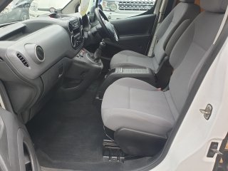 /photos/8216/db772e23-e174-b46f-e09f-5b4f6c133fa5_i320x240.jpg