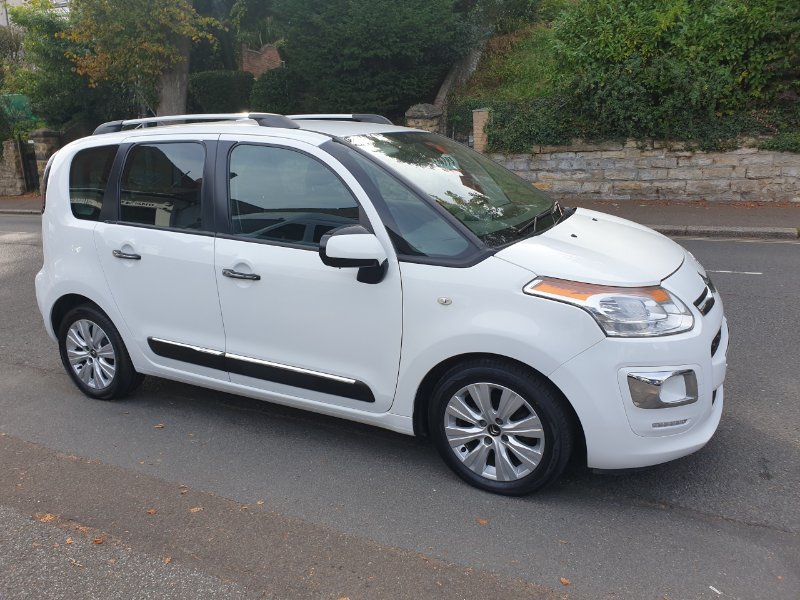 White 2014 Citroen C3 Picasso 1.6 HDi Exclusive MPV 5dr Diesel Manual Euro 5 90 ps in St Leonards on Sea